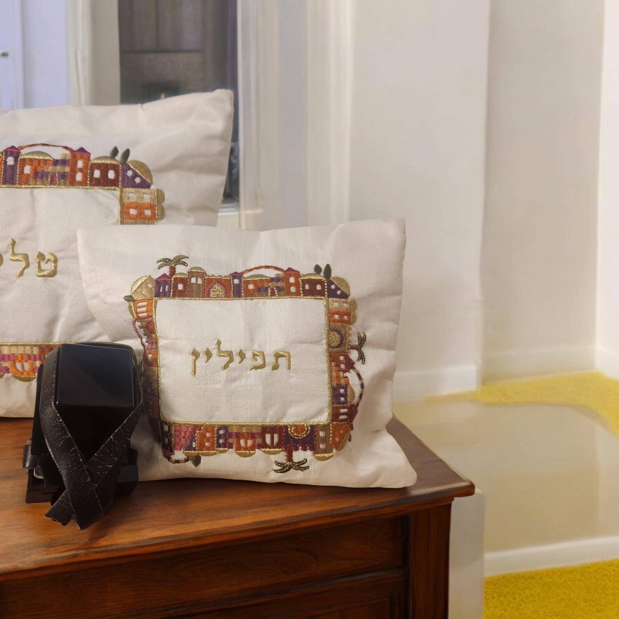 שקית תפילין לטלית מתנה יהודית בשבילו מתנת בר מצווה מתנות יודאיקה לילד אמן ישראלי תמיכה בישראל כיסוי תפילין נרתיקי תפילין