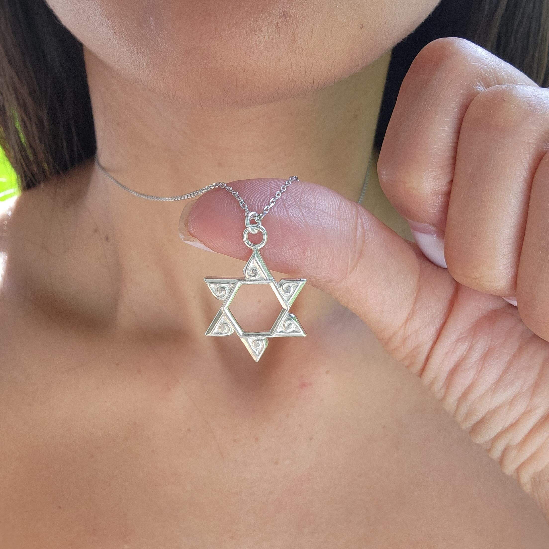שרשרת מגן דוד שרשרת מגן דוד מכסף 925 משובצת בצבע ישראל