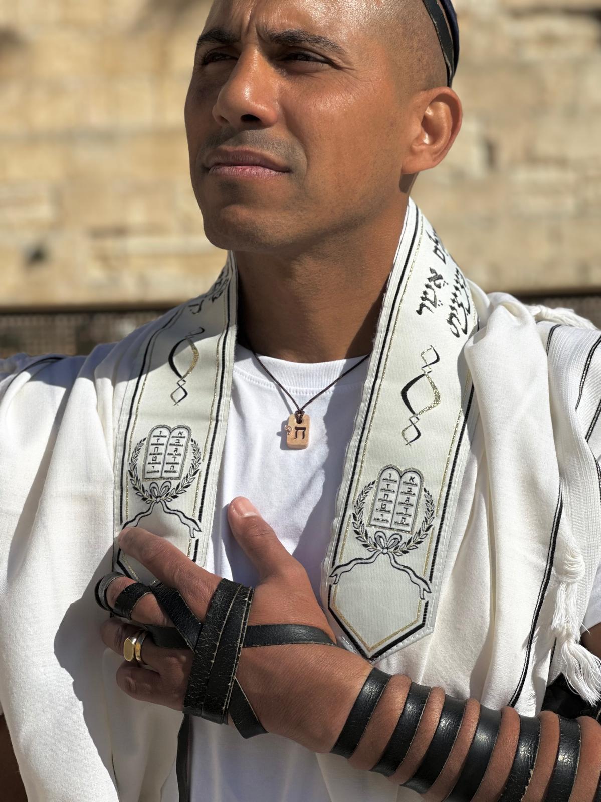 שרשרת צ'אי שרשרת אבן ירושלים שרשרת ישראל יהלומים הר הבית