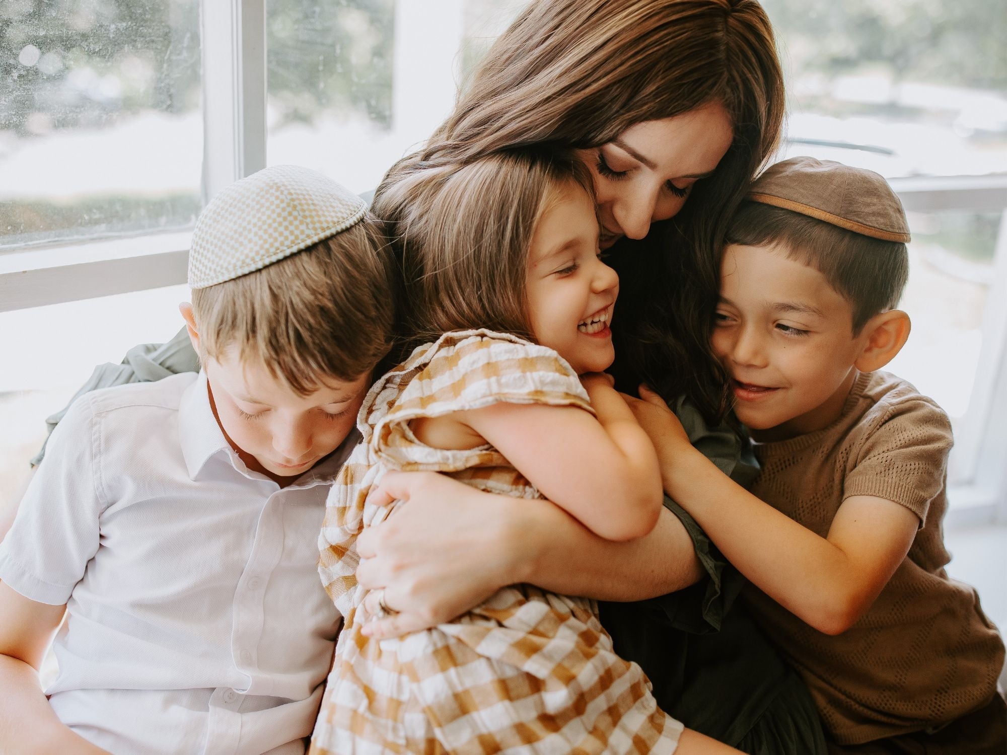 Eshet Chayil: Celebrating the Virtuous Woman - Jewselry