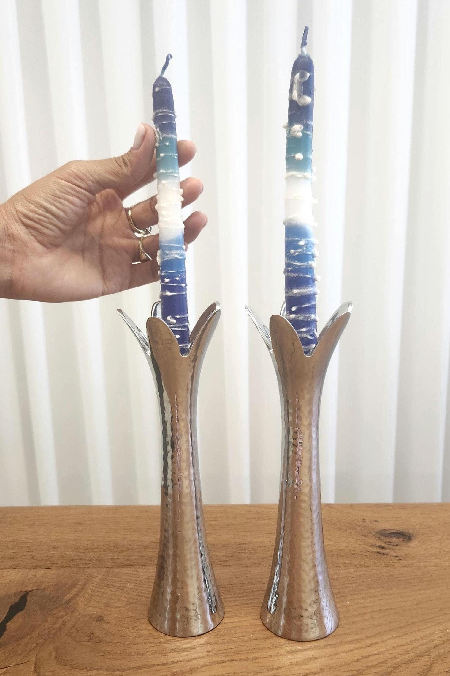 נרות קידוש לשבת נרות שעוות דבורים בעבודת יד לשבת נרות כשרים נרות שבת עבודת יד בישראל אמנות יודאיקה שבת שלום