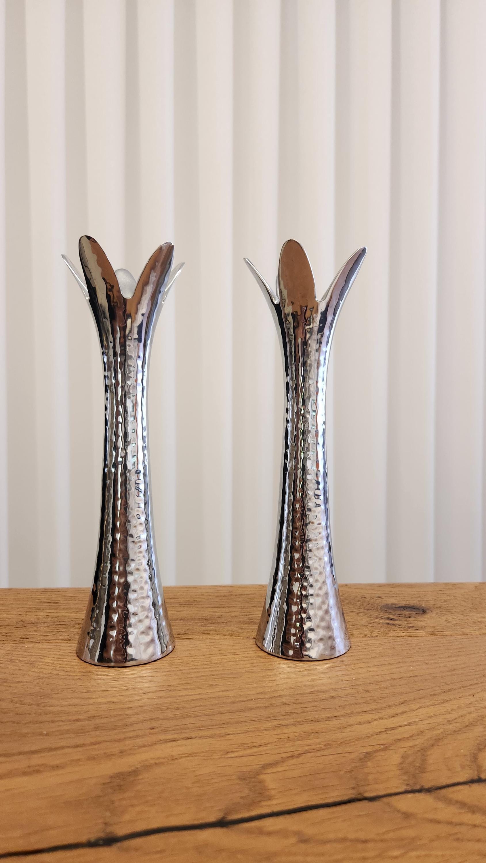 סט פמוטי שבת יאיר עמנואל יודאיקה אמנות מתכת פמוטים אמן ישראלי אמנות יהודית מתנות חנוכה מתנות יהודיות מתנות יודאיקה