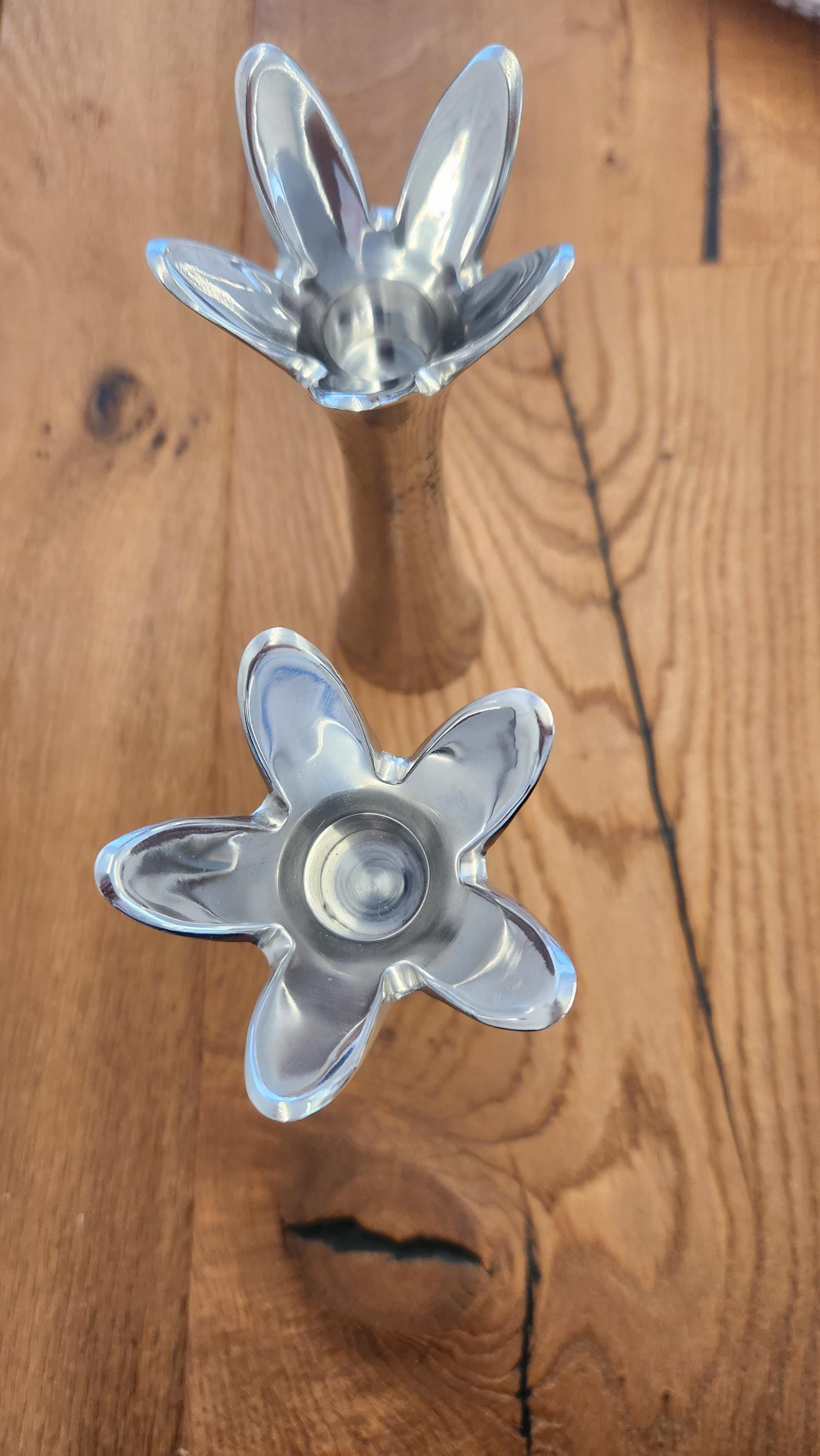 סט פמוטי שבת יאיר עמנואל יודאיקה אמנות מתכת פמוטים אמן ישראלי אמנות יהודית מתנות חנוכה מתנות יהודיות מתנות יודאיקה