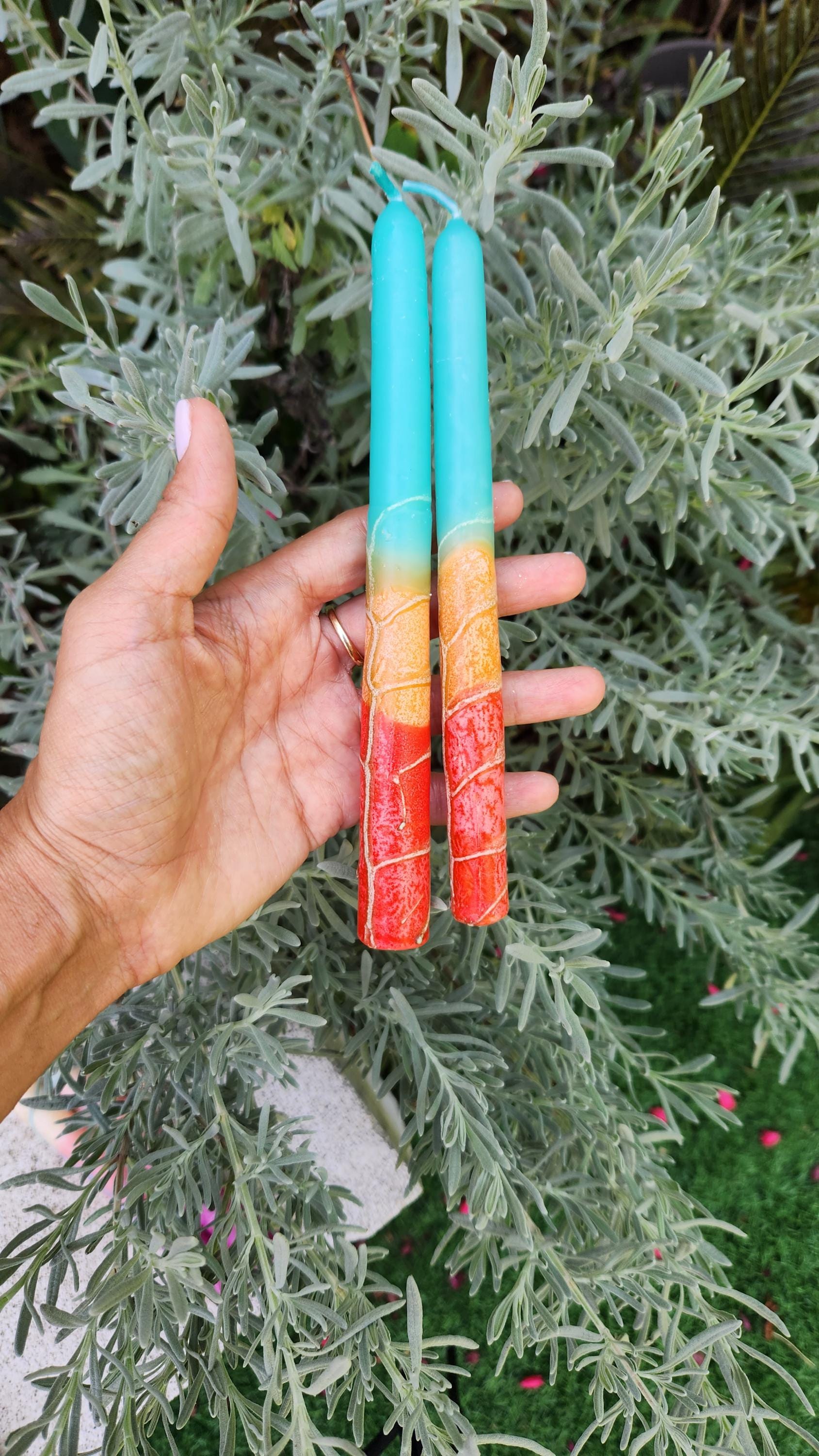 נרות קידוש לשבת נרות שעוות דבורים בעבודת יד לשבת נרות כשרים נרות שבת עבודת יד בישראל אמנות יודאיקה שבת שלום